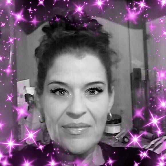 Meet your Posher, Katie - Picture 1 of 1